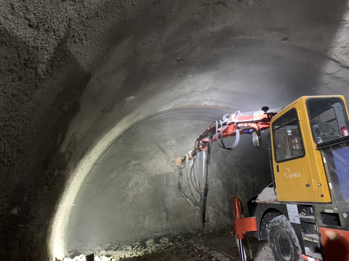 混凝土泵 青科重工 濕噴臺車 混凝土泵 青科重工 濕噴臺車